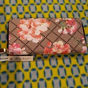 LOVE TROVE WALLET